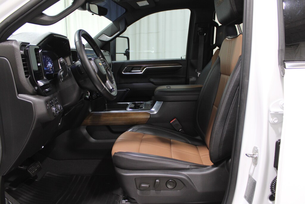 Used 2024 Chevrolet Silverado 3500 HD High Country Truck Crew Cab