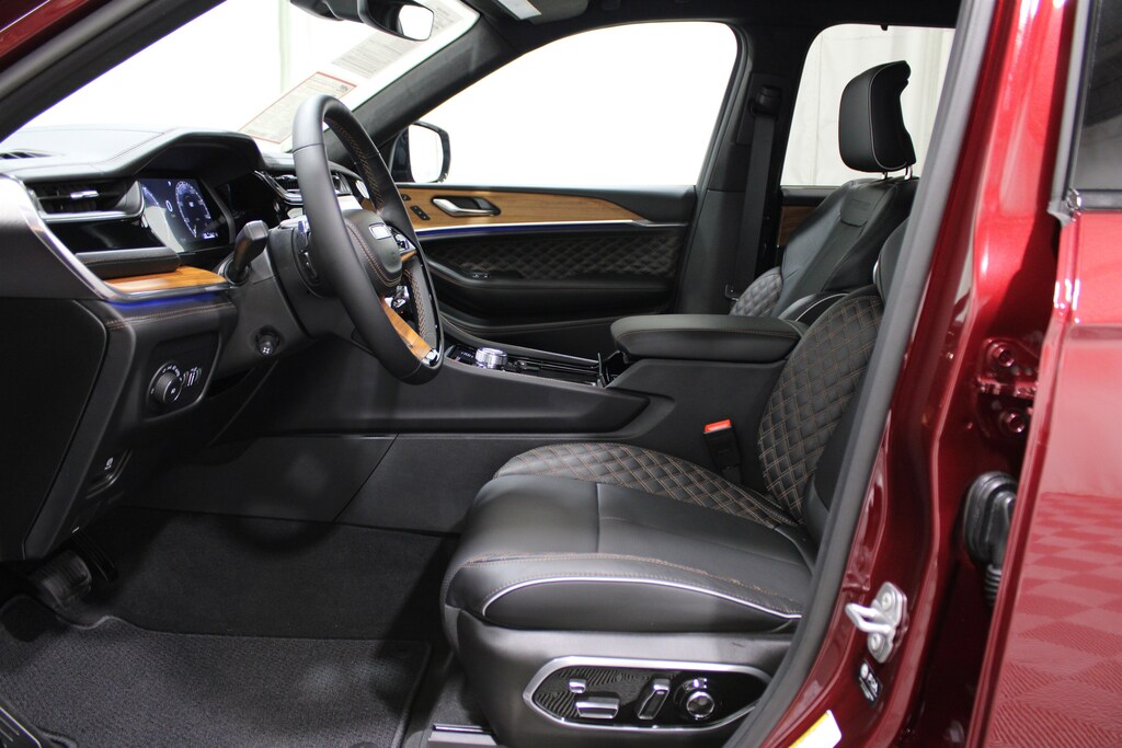 Used 2025 Jeep Grand Cherokee L Summit SUV