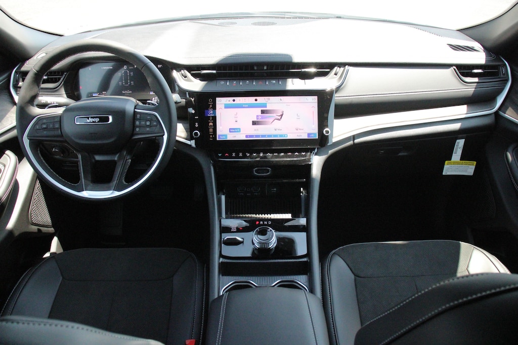 New 2026 Jeep Grand Cherokee L Laredo Sport Utility