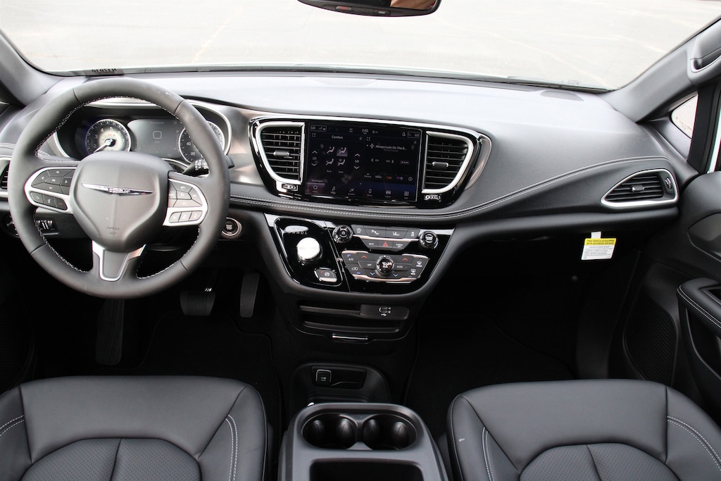 New 2026 Chrysler Pacifica Select Mini-van, Passenger