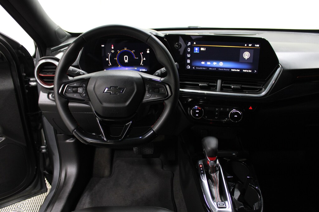 Used 2025 Chevrolet Trax 2RS SUV