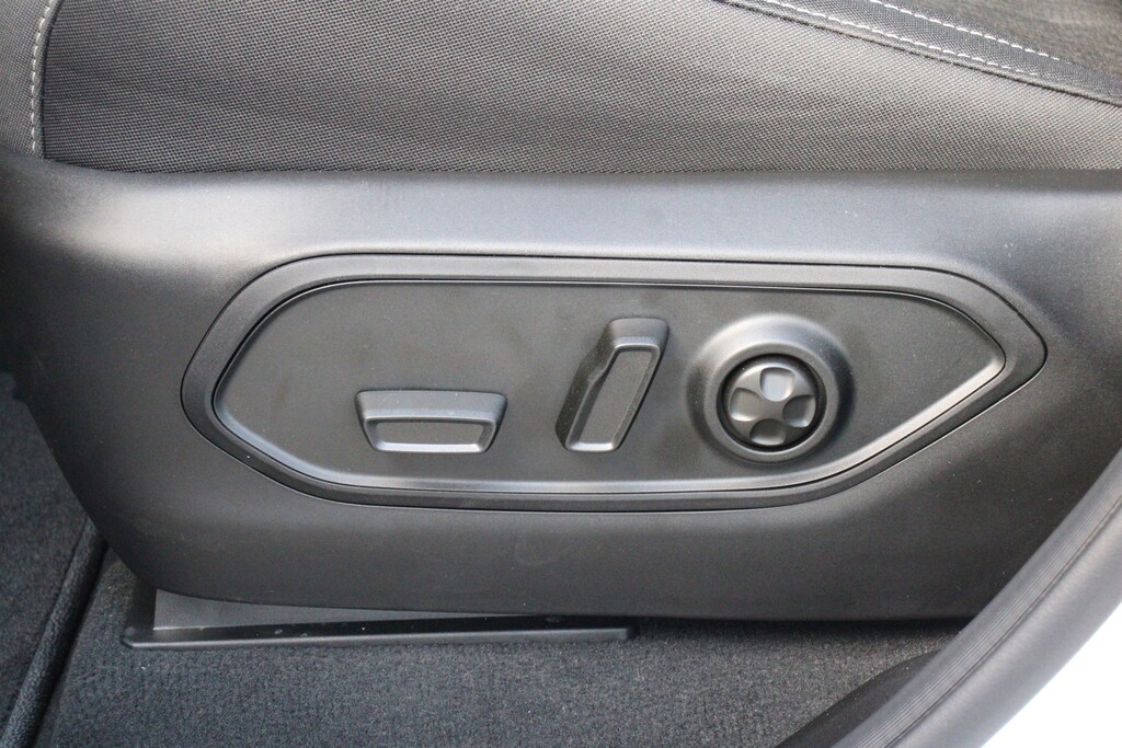 New 2026 Jeep Grand Cherokee L Laredo Sport Utility