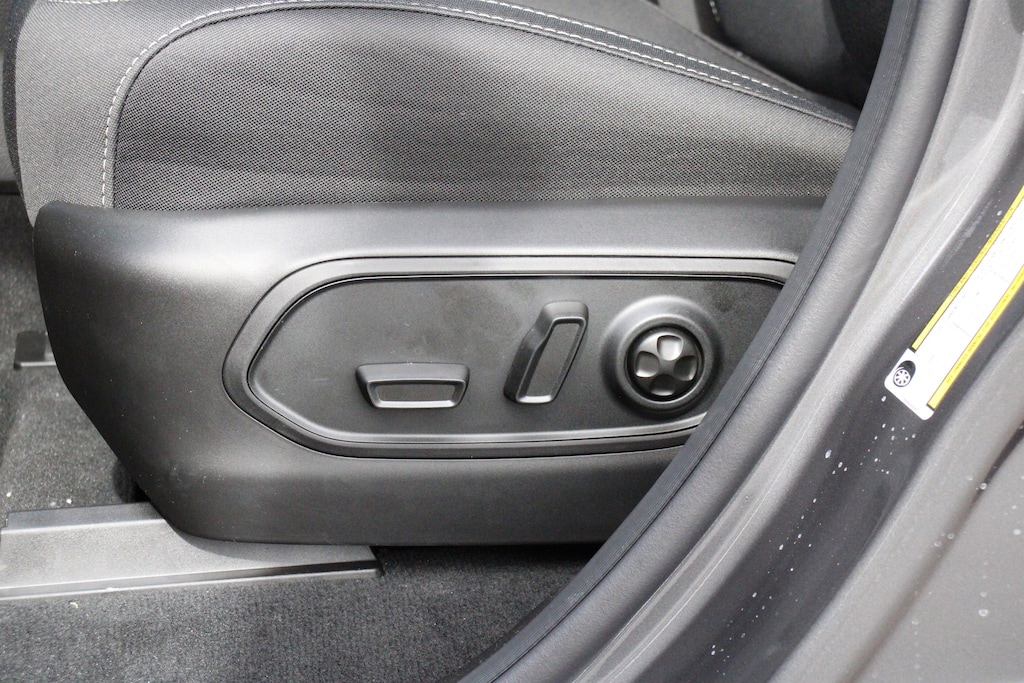 New 2026 Jeep Grand Cherokee Laredo Sport Utility