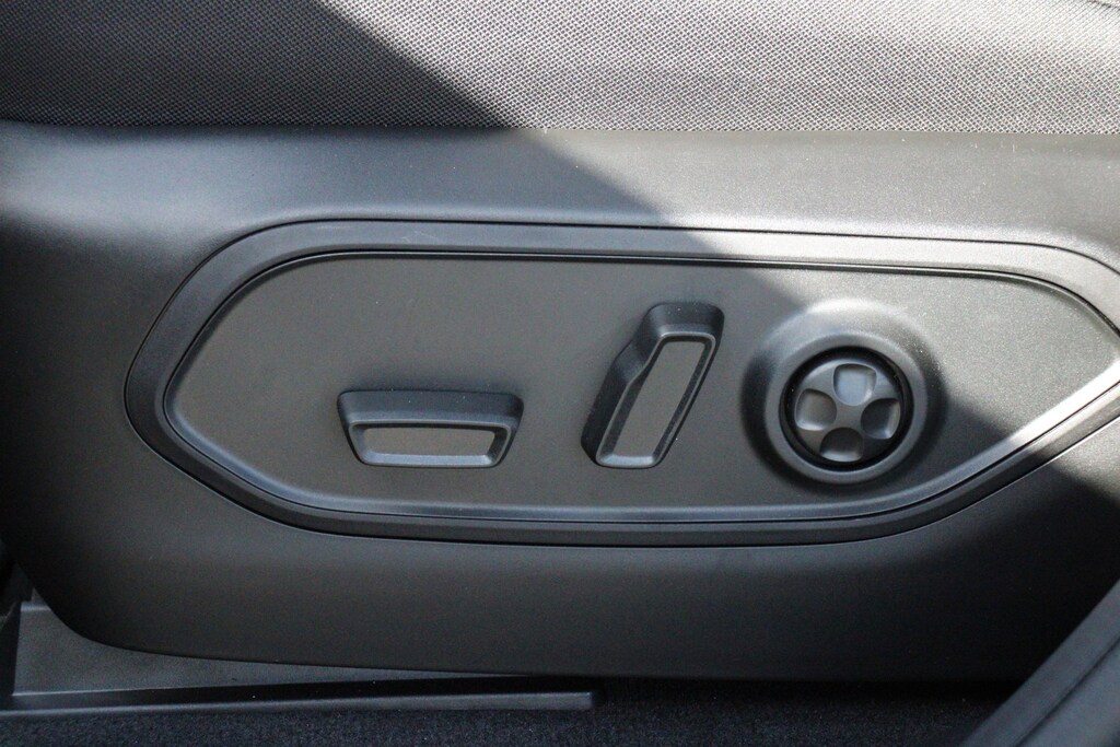 New 2026 Jeep Grand Cherokee L Laredo Sport Utility