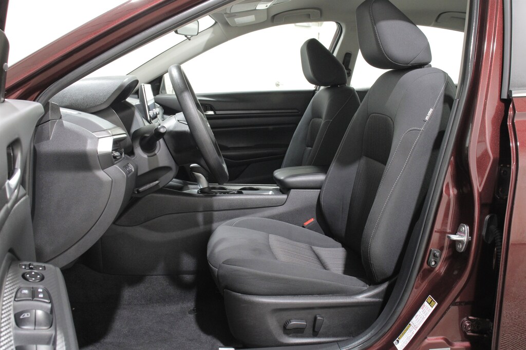 Used 2025 Nissan Altima SV Sedan