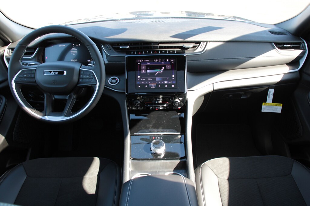 New 2025 Jeep Grand Cherokee L Laredo Sport Utility