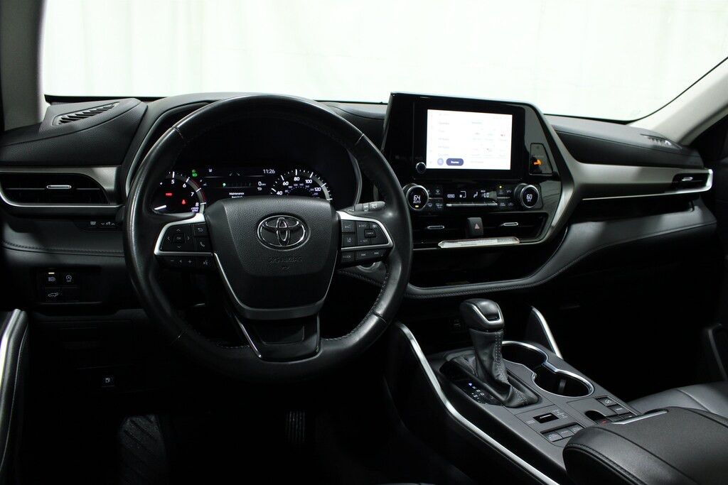Used 2024 Toyota Highlander XLE SUV