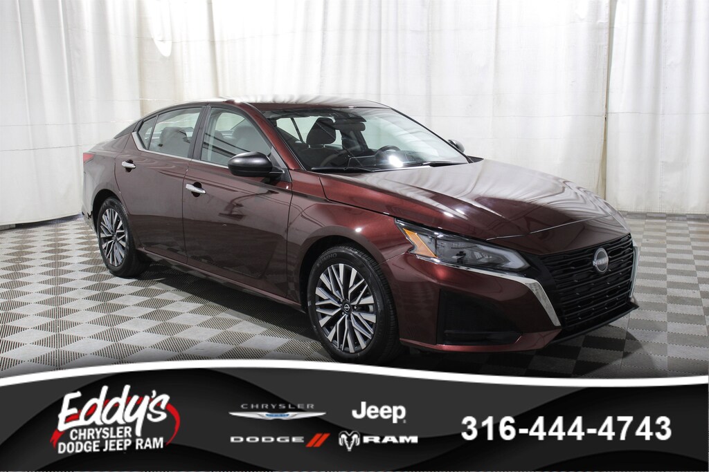 Used 2025 Nissan Altima SV Sedan