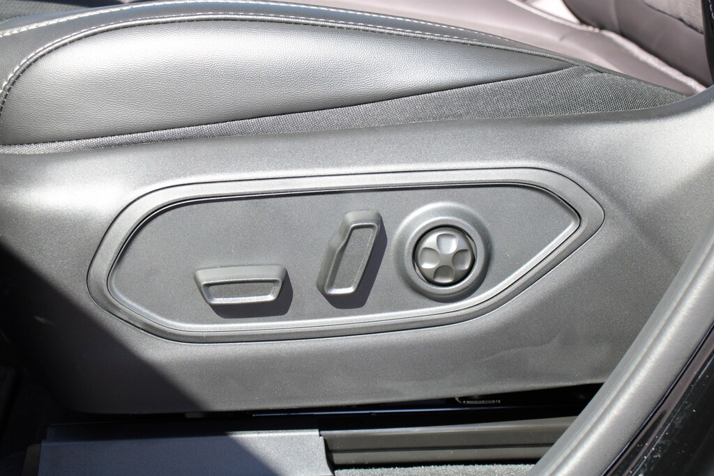 New 2025 Jeep Grand Cherokee L Laredo Sport Utility