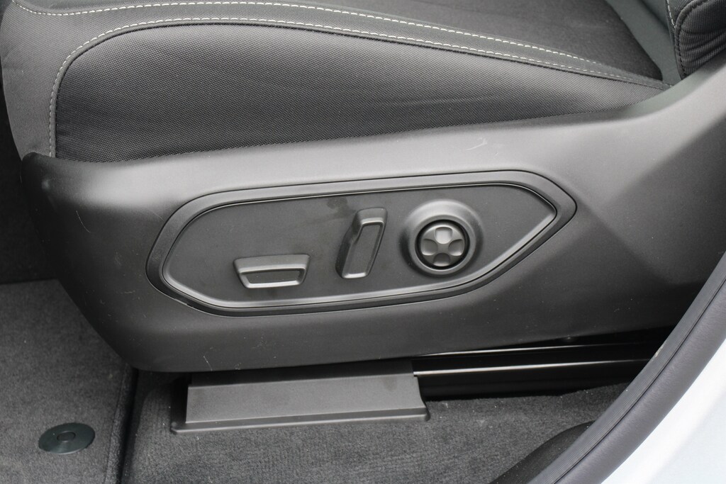 New 2025 Jeep Grand Cherokee L Laredo Sport Utility