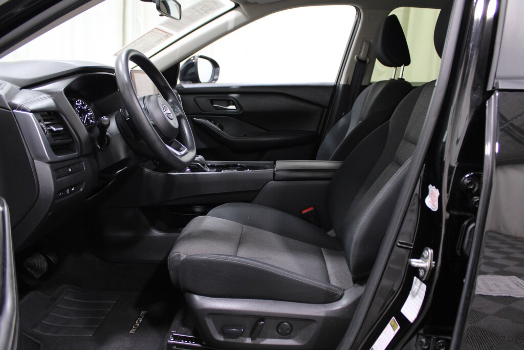 Used 2024 Nissan Rogue SV SUV