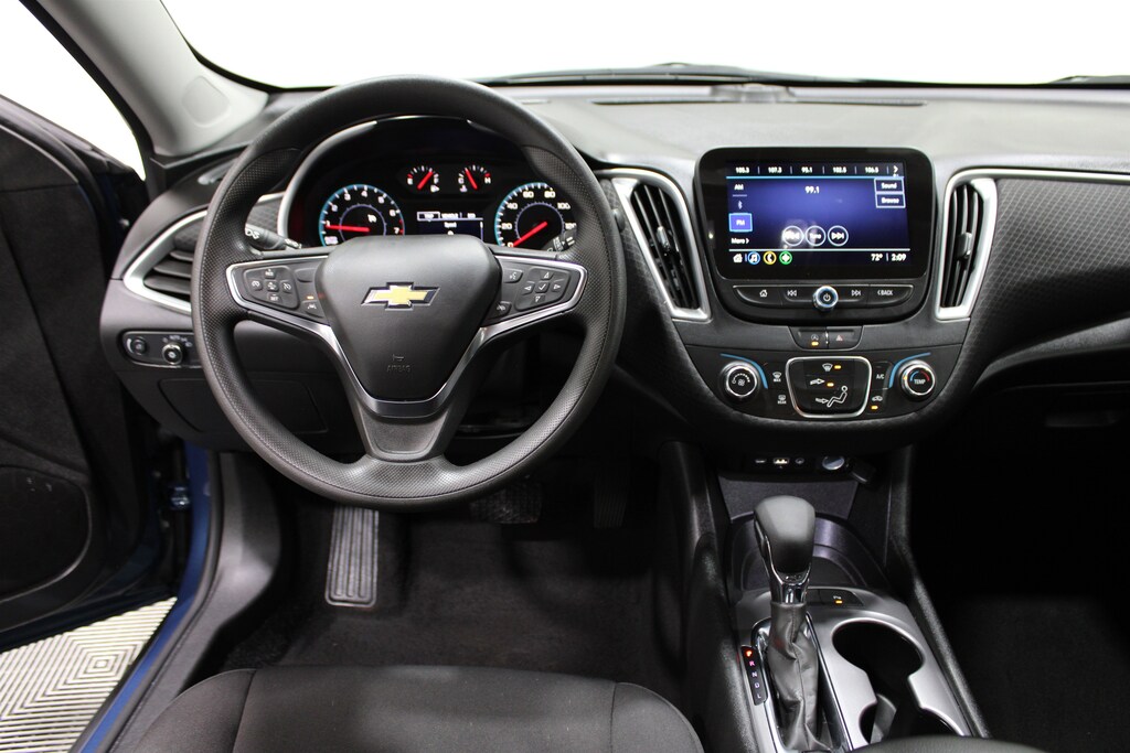 Used 2025 Chevrolet Malibu LS w/1LS Sedan