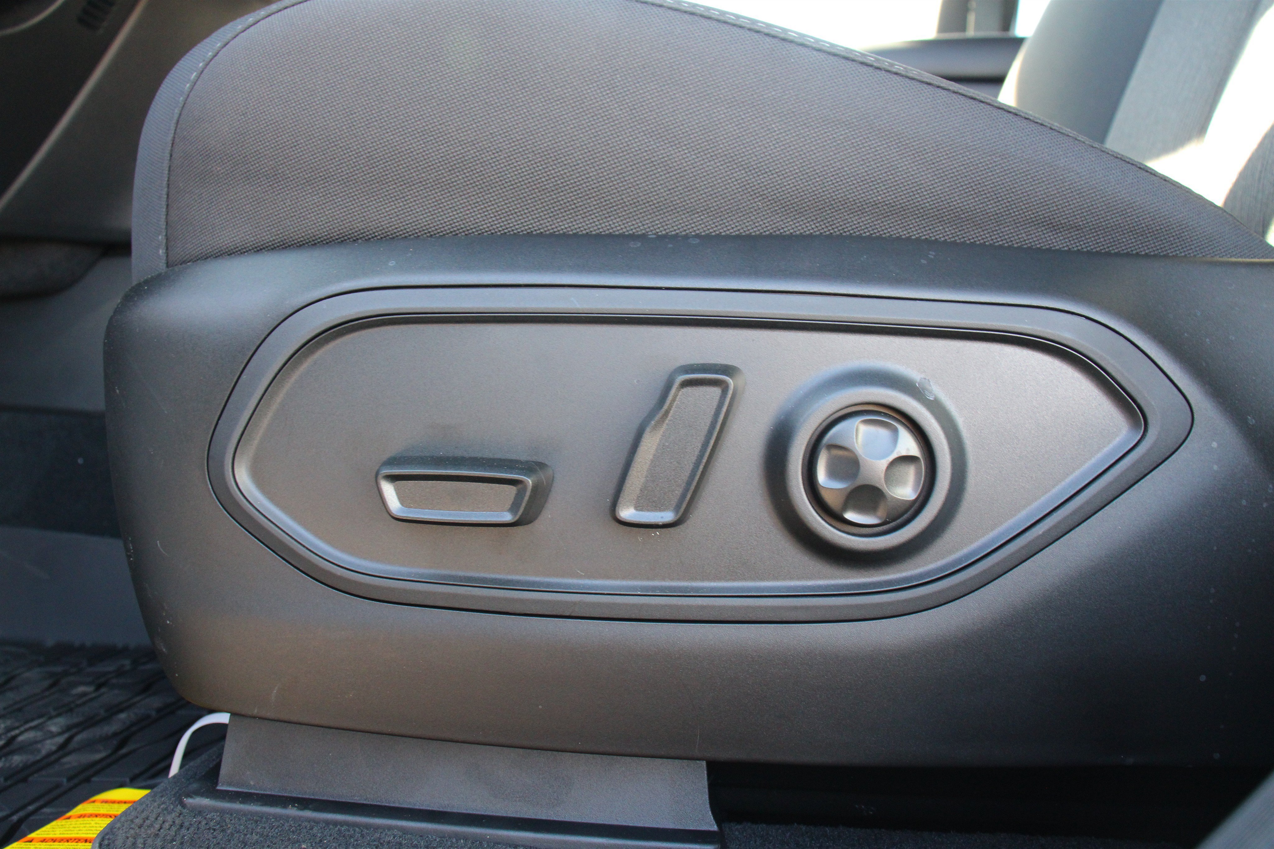 New 2027 Jeep Grand Cherokee L Laredo Sport Utility