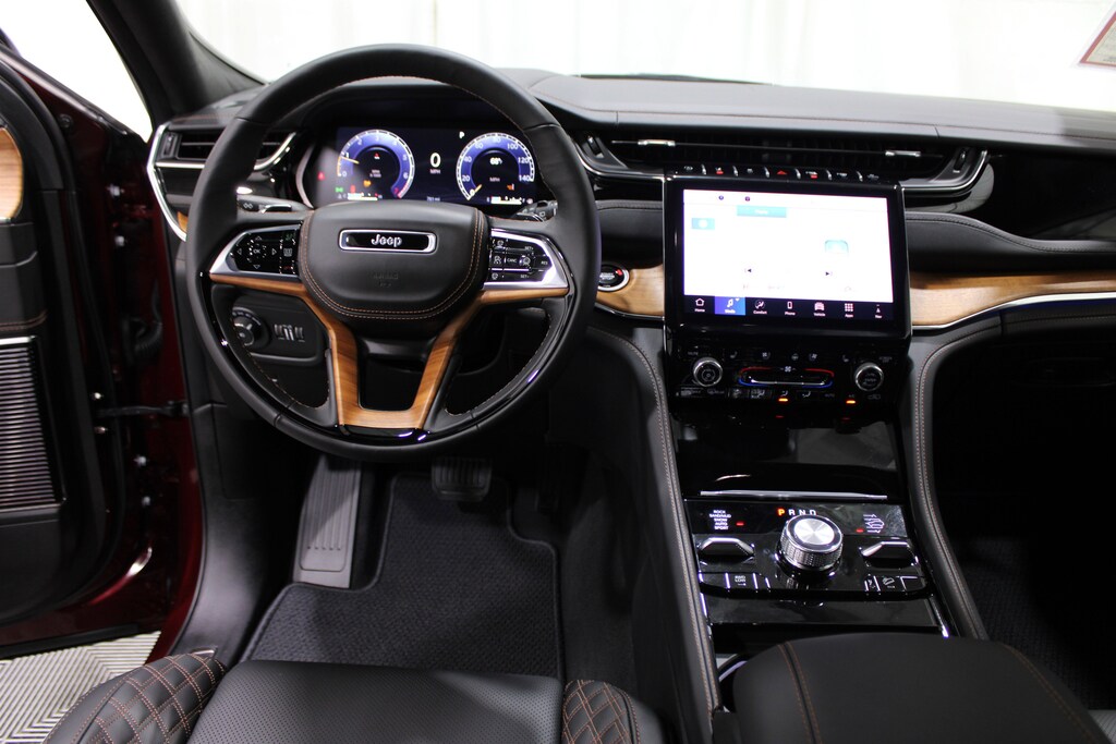 Used 2025 Jeep Grand Cherokee L Summit SUV