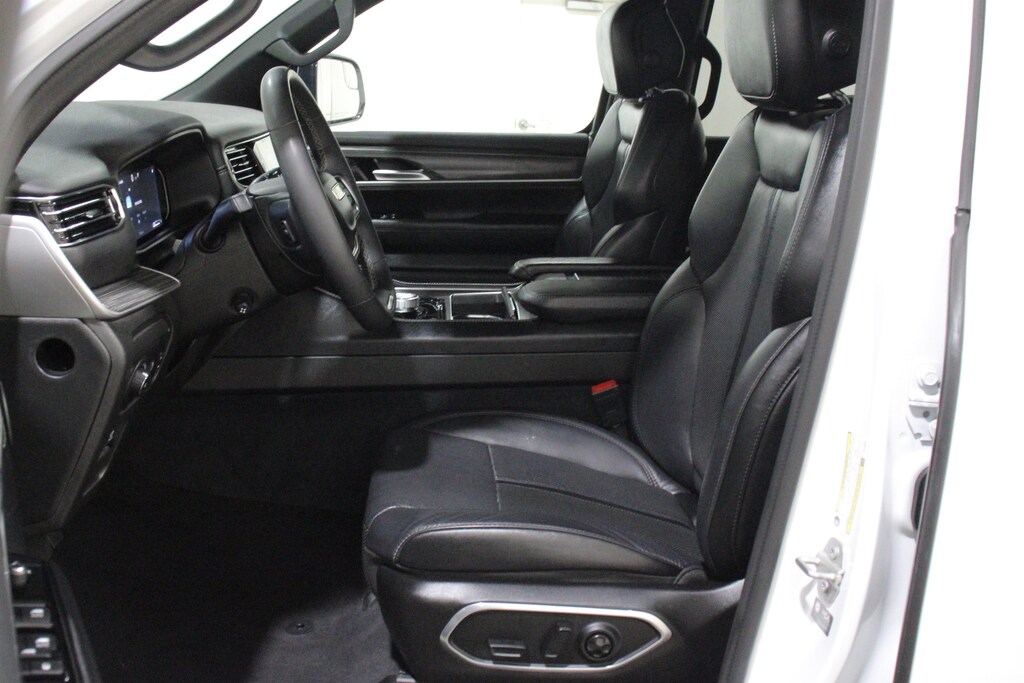 Used 2024 Jeep Wagoneer L Series II SUV