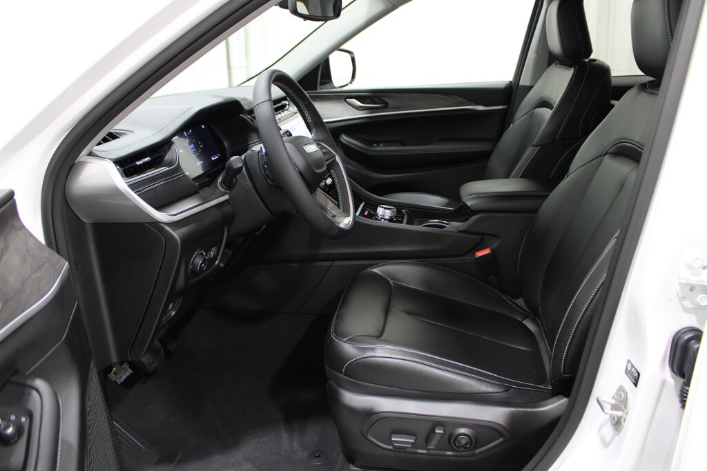 Used 2024 Jeep Grand Cherokee Limited SUV