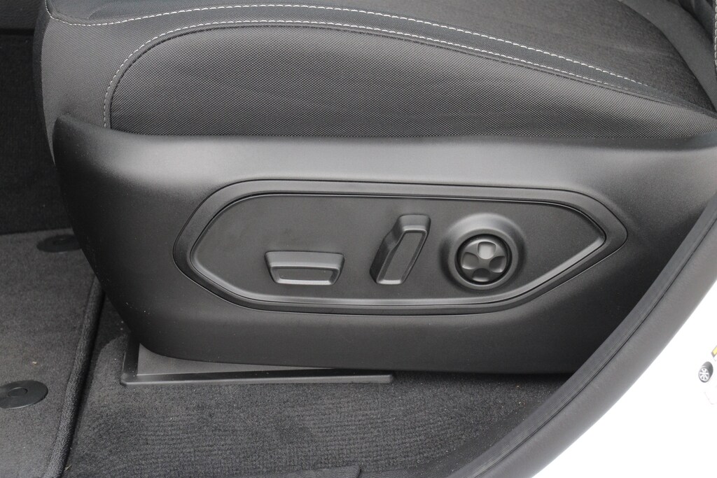 New 2025 Jeep Grand Cherokee L Laredo Sport Utility