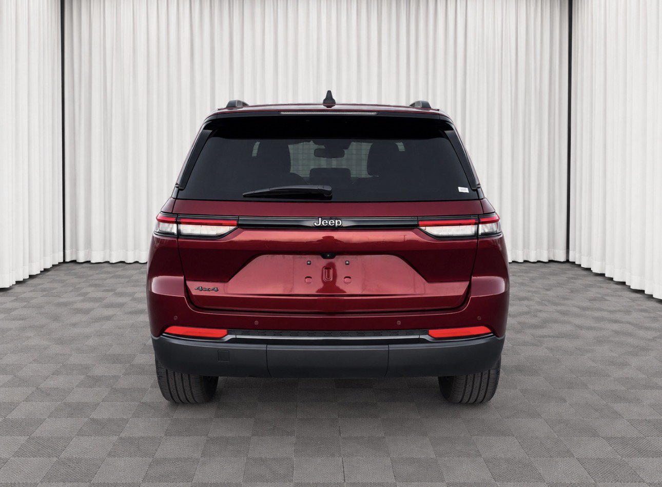 Used 2023 Jeep Grand Cherokee Laredo SUV