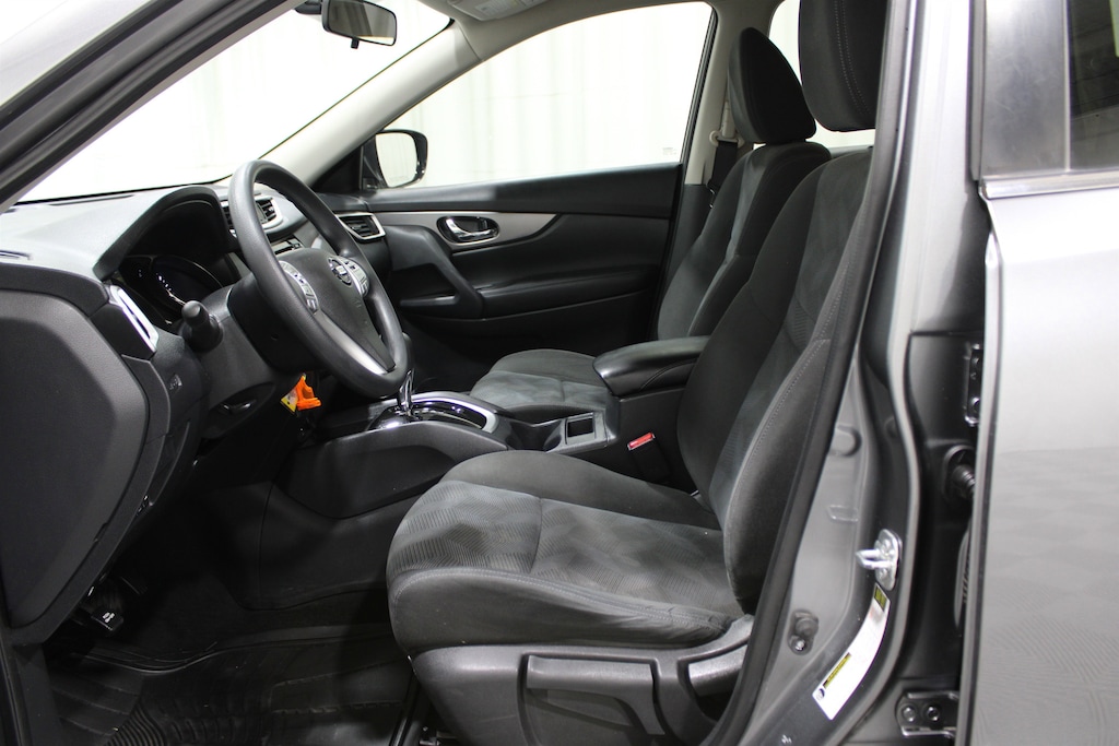 Used 2016 Nissan Rogue S SUV