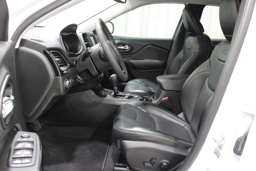 Used 2023 Jeep Cherokee Altitude Lux SUV