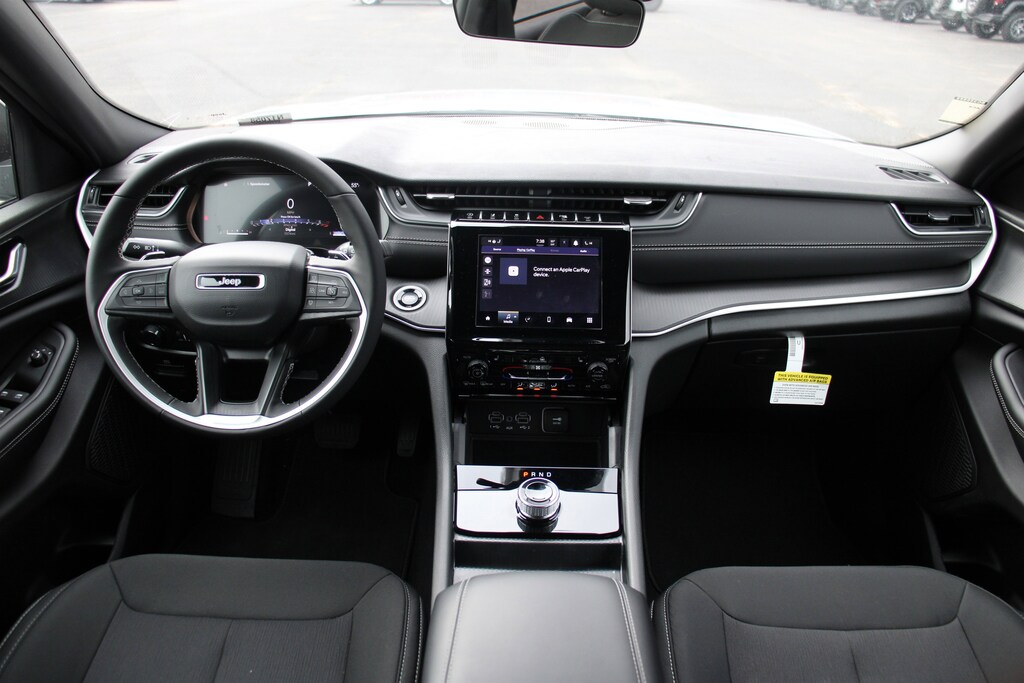 New 2025 Jeep Grand Cherokee Laredo Sport Utility