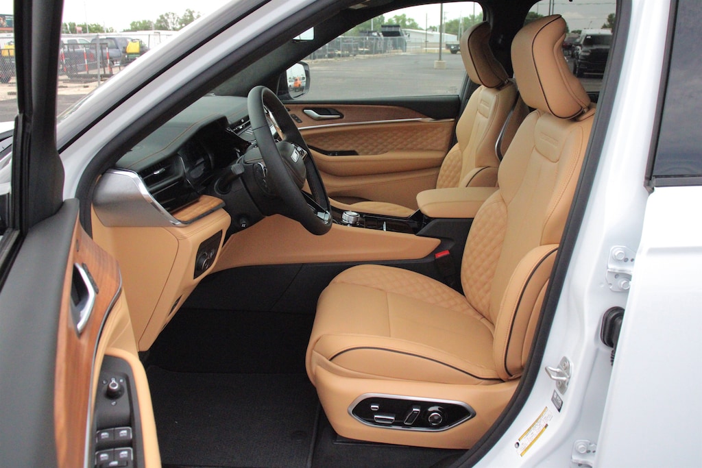 New 2026 Jeep Grand Cherokee Summit Sport Utility