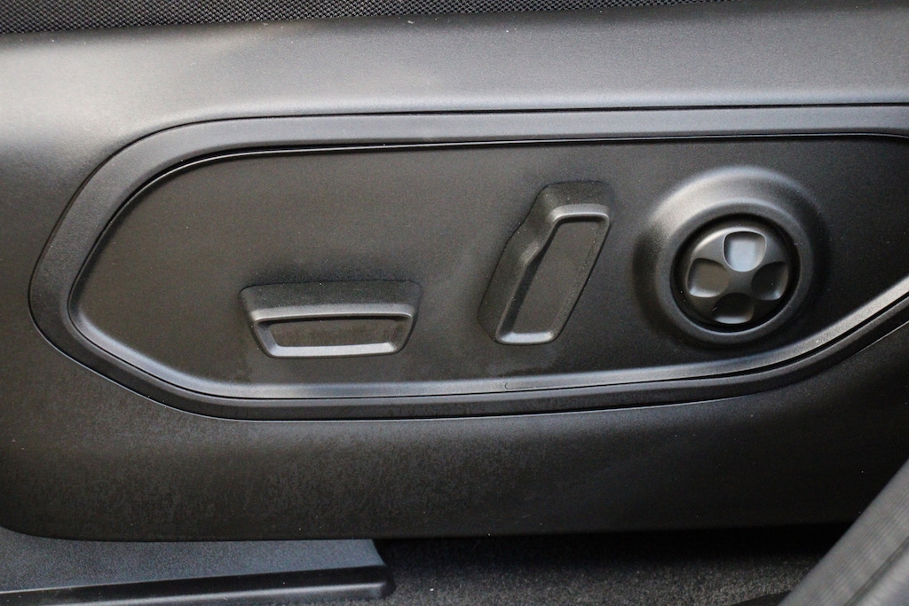 New 2026 Jeep Grand Cherokee Laredo Sport Utility
