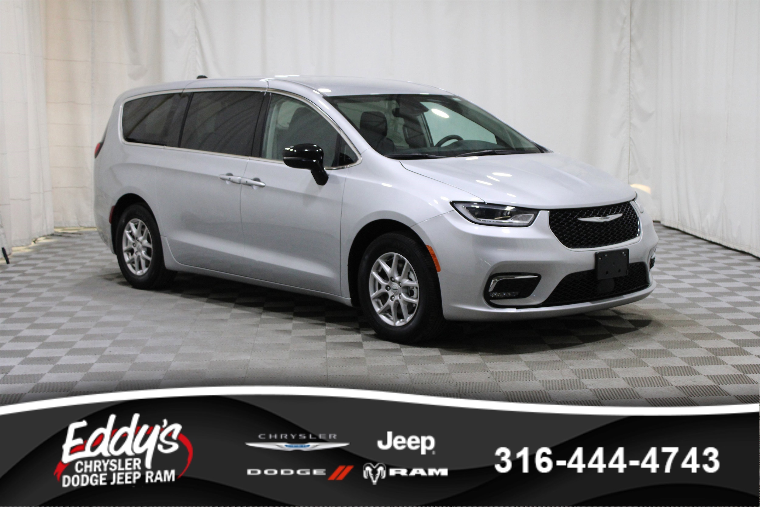 2024 Chrysler Pacifica Van Passenger Van 