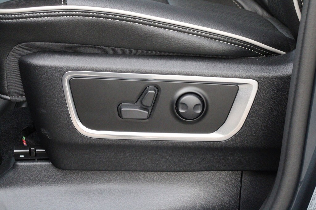 New 2025 Ram 1500 Laramie Crew Cab Pickup