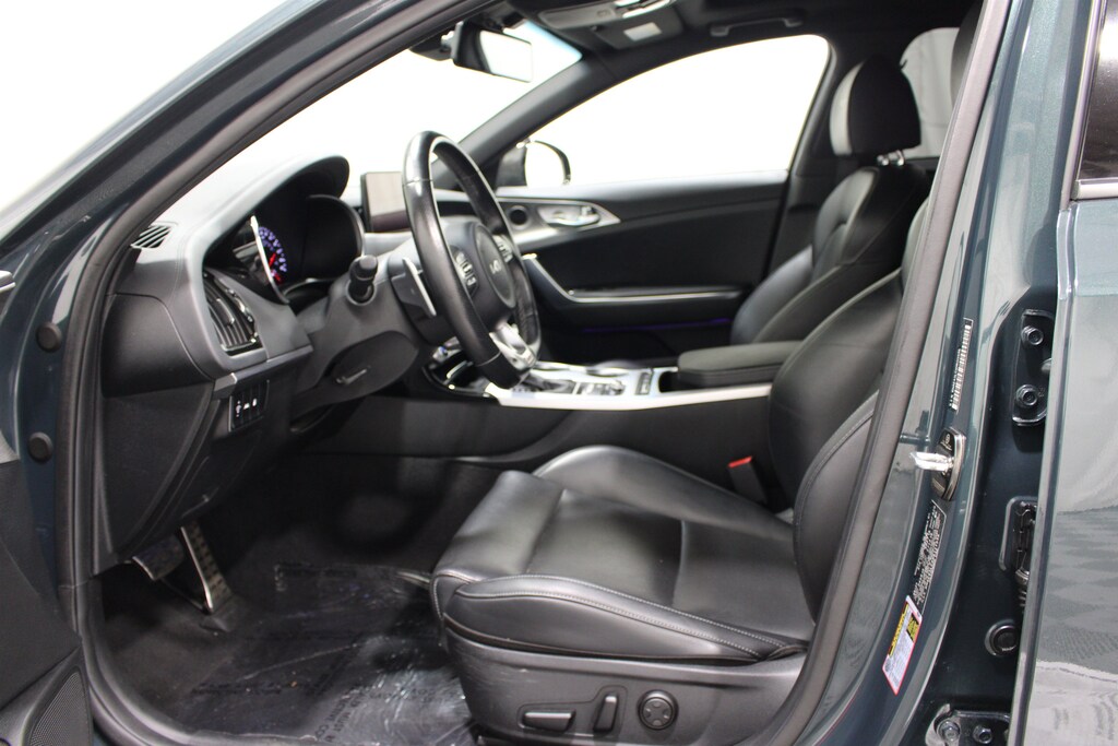 Used 2022 Kia Stinger GT1 Sedan