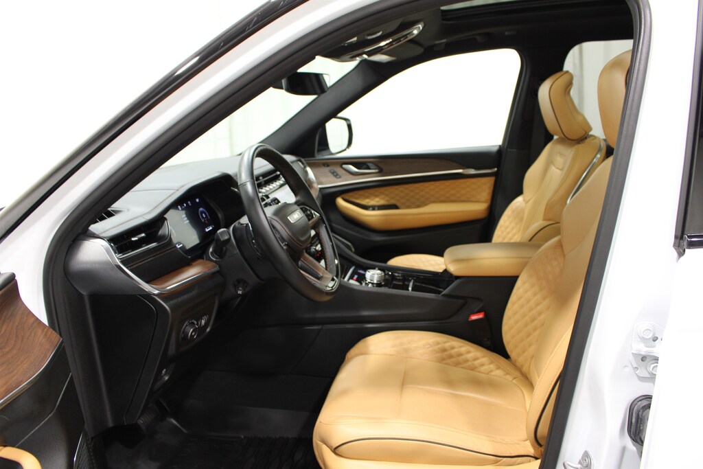 Used 2025 Jeep Grand Cherokee Summit SUV