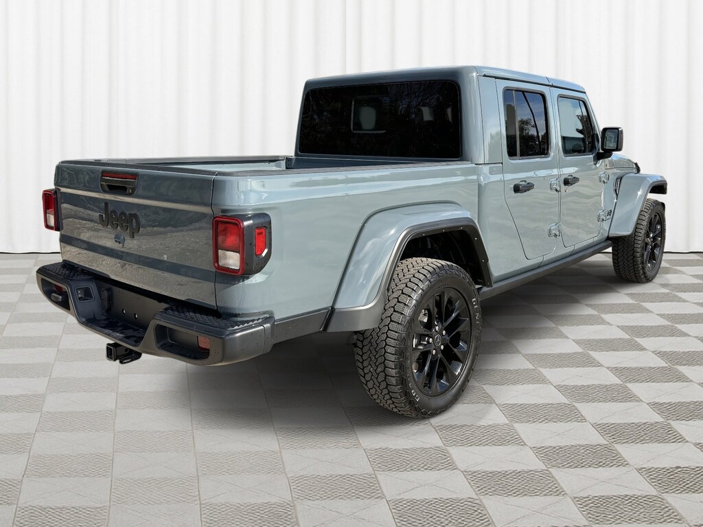 Used 2025 Jeep Gladiator Sport Truck Crew Cab