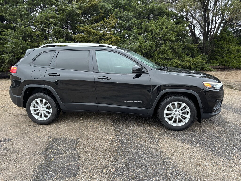 Used 2020 Jeep Cherokee Latitude SUV