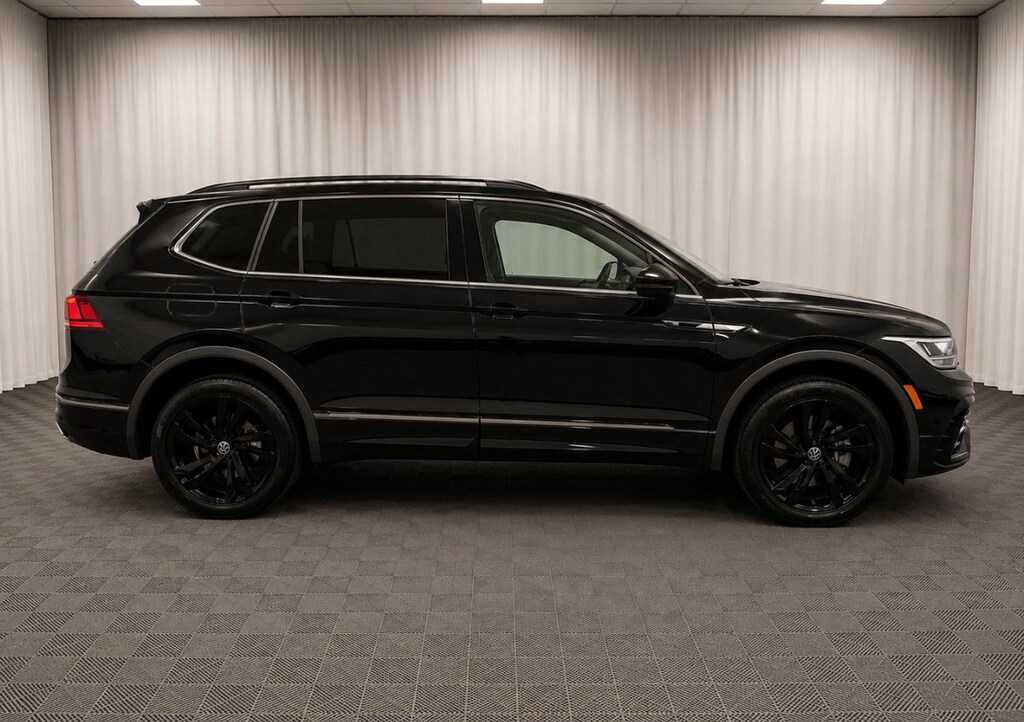 Used 2024 Volkswagen Tiguan 2.0T SE R-Line Black SUV