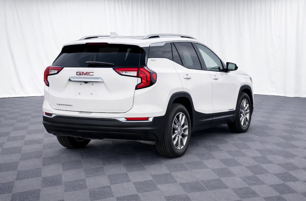 Used 2024 GMC Terrain SLT SUV