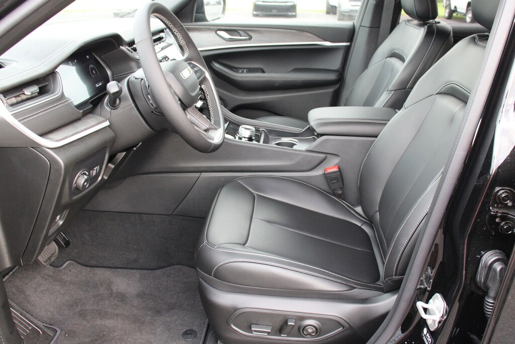 New 2025 Jeep Grand Cherokee L Limited Sport Utility