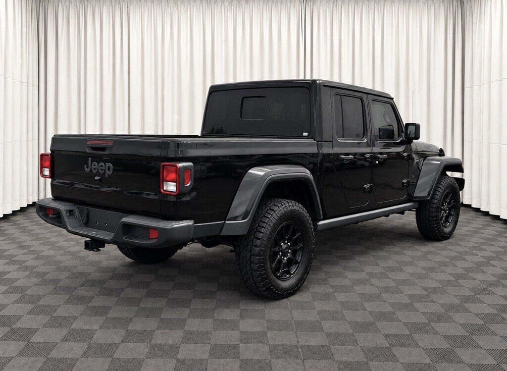 Used 2023 Jeep Gladiator Sport Truck Crew Cab