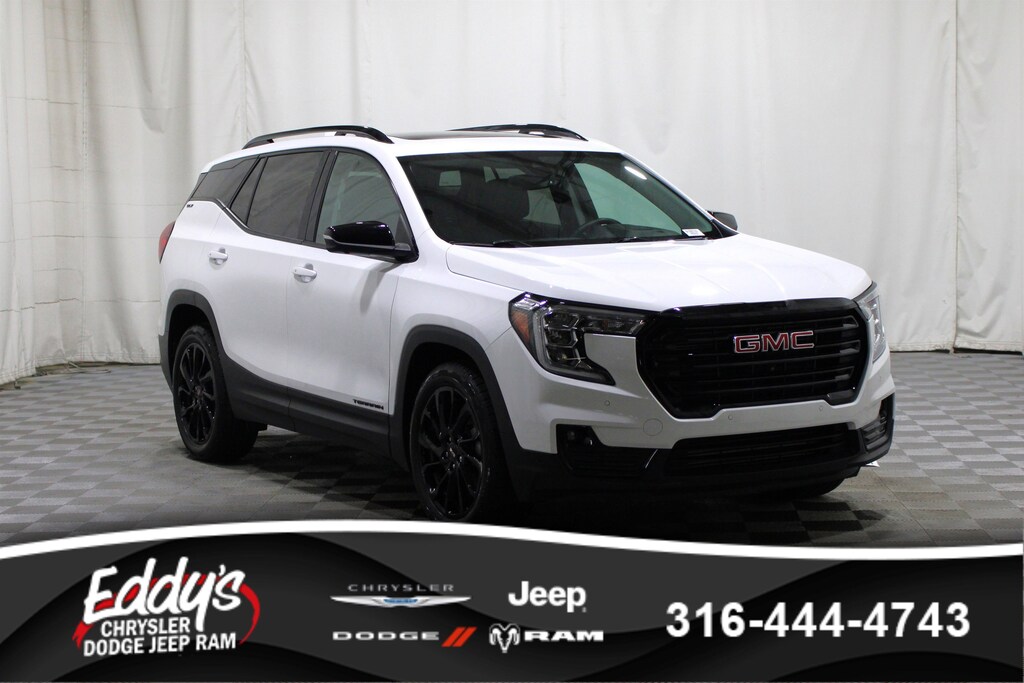Used 2024 GMC Terrain SLT SUV