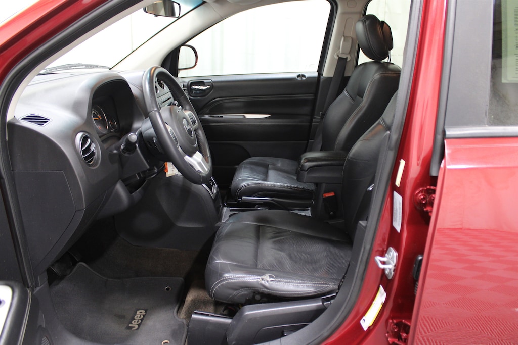 Used 2015 Jeep Compass Latitude FWD SUV