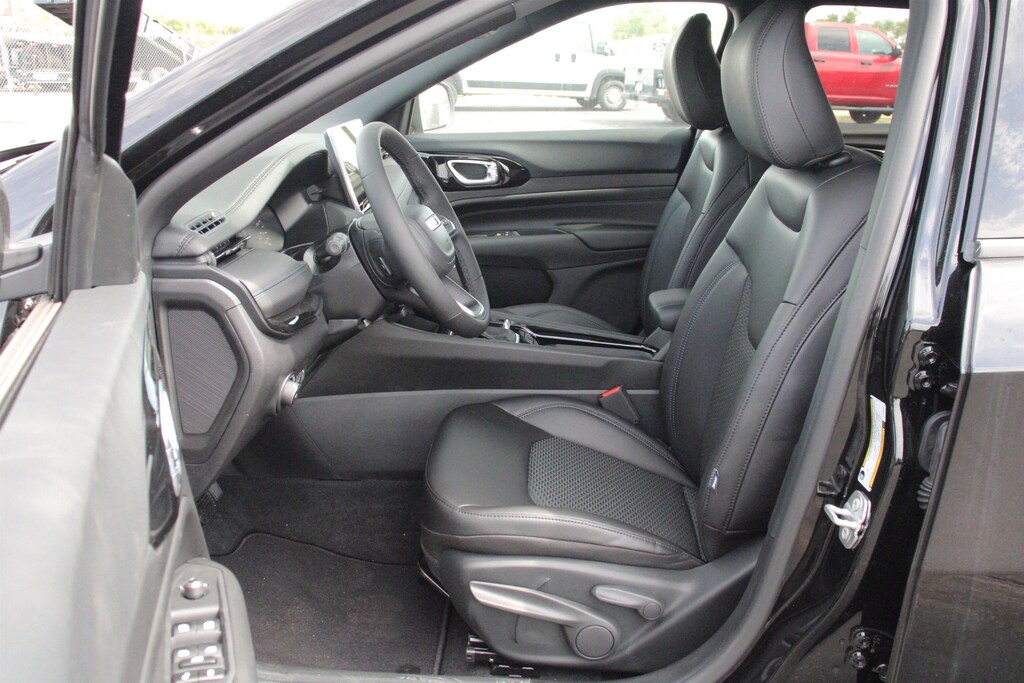 New 2026 Jeep Compass Latitude Sport Utility