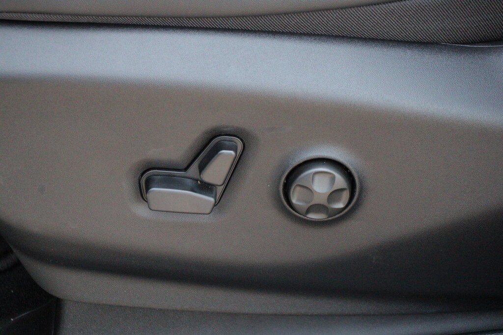 New 2027 Chrysler Pacifica Select Mini-van, Passenger
