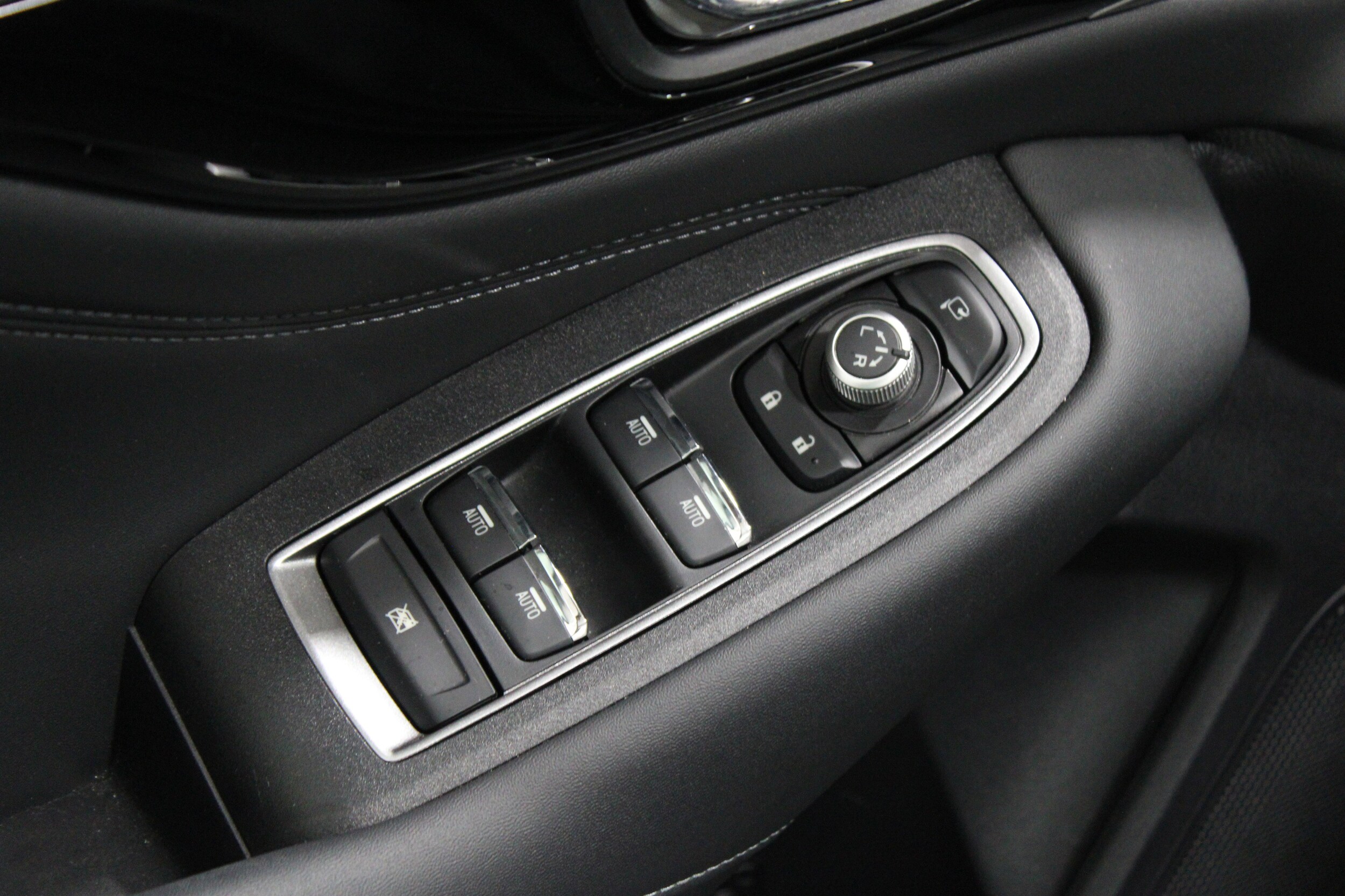 2024 Subaru Outback Touring photo 4