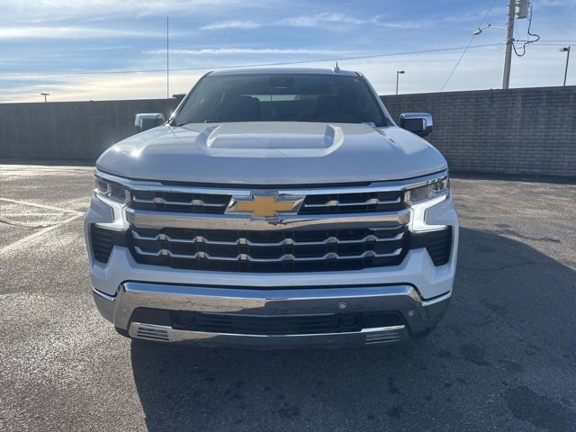 2024 Chevrolet Silverado 1500 LTZ photo 2