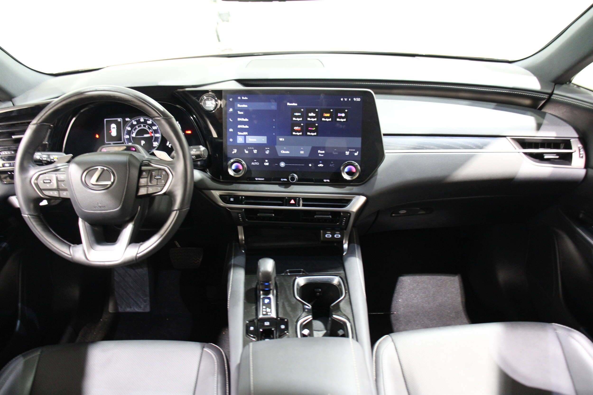 2024 Lexus RX 350 Premium photo 2