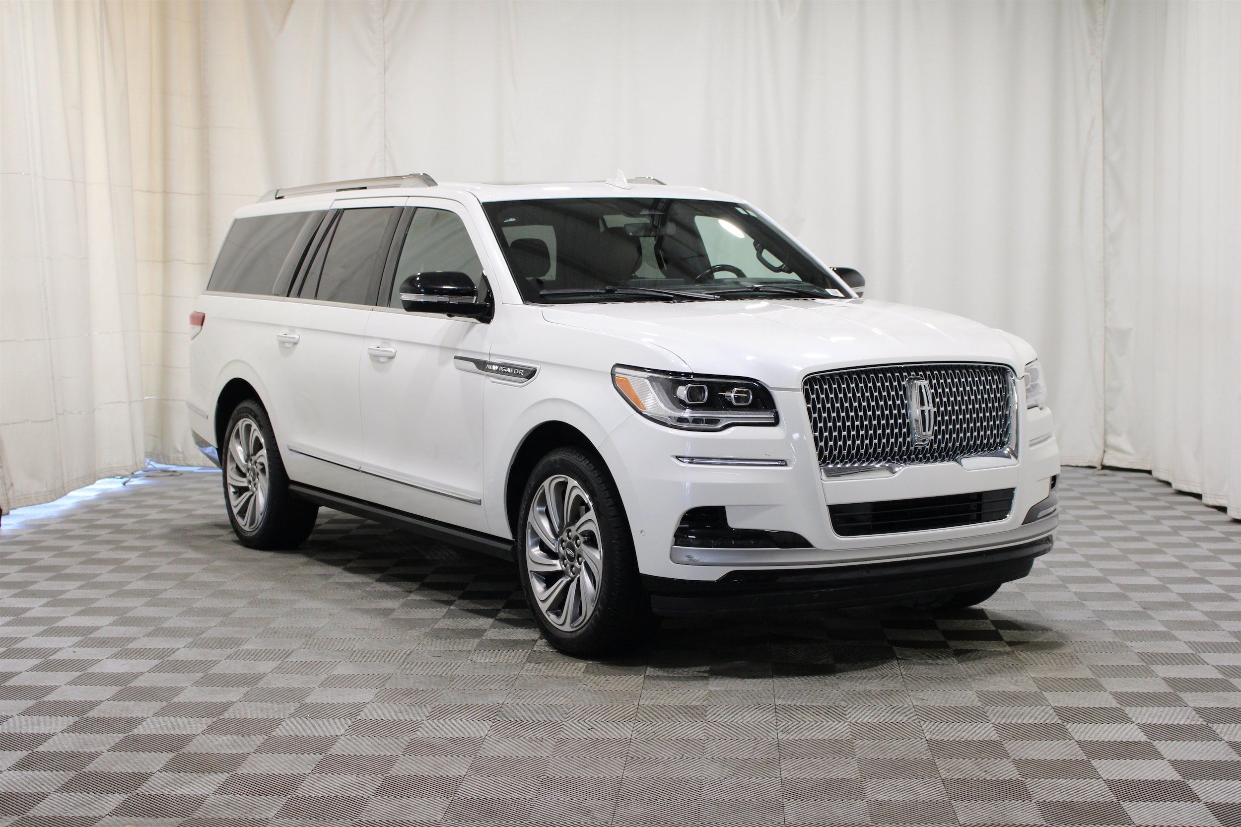 2023 Lincoln Navigator L SUV 