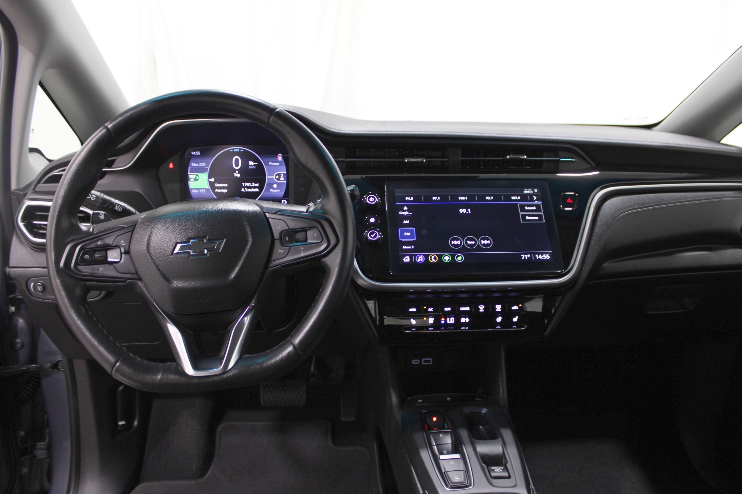 Used 2023 Chevrolet Bolt EV LT with VIN 1G1FW6S0XP4147768 for sale in Wichita, KS