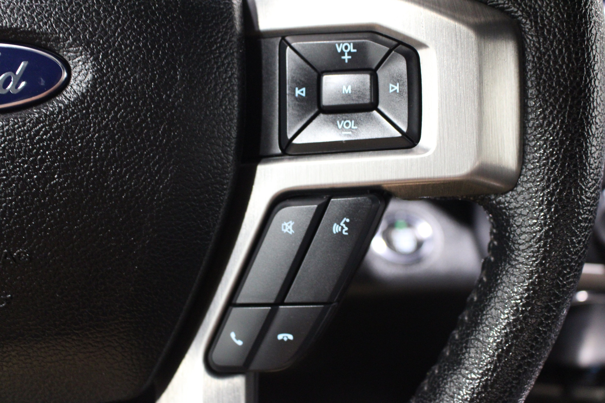 2015 Ford F-150 Platinum - Photo 13