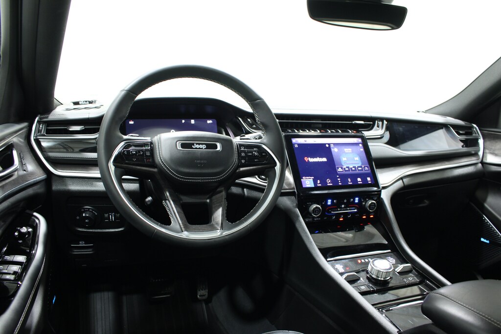 Used 2023 Jeep Grand Cherokee Overland SUV