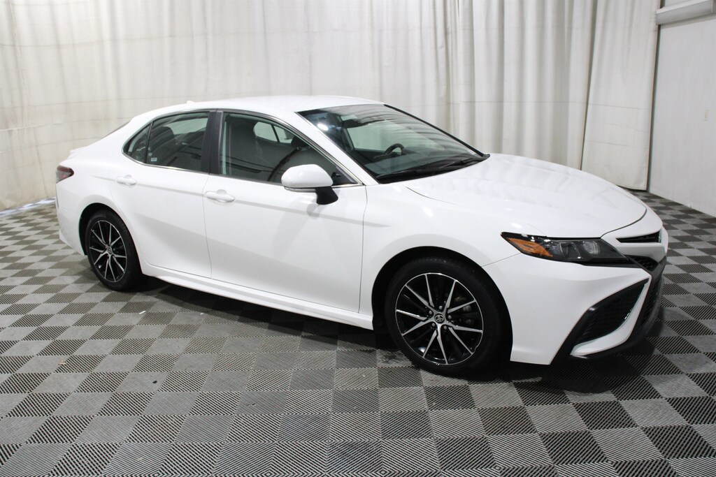 Used 2024 Toyota Camry SE Sedan