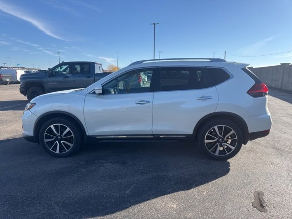 Used 2017 Nissan Rogue SL SUV